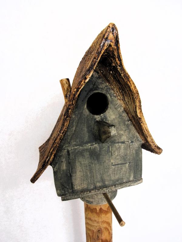 Vogelhuisje Nr.3295 "Vierkant puntdak" op paal €.100.-