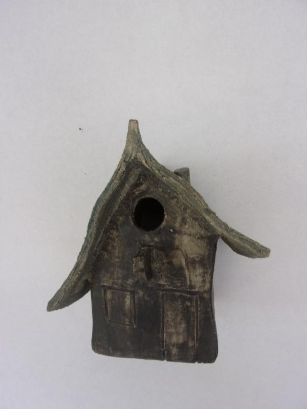 Vogelhuisje nr.2947. "Vierkant puntdak" €.90.-