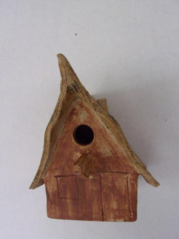 Vogelhuisje nr.3405. "Vierkant puntdak" €.100.-