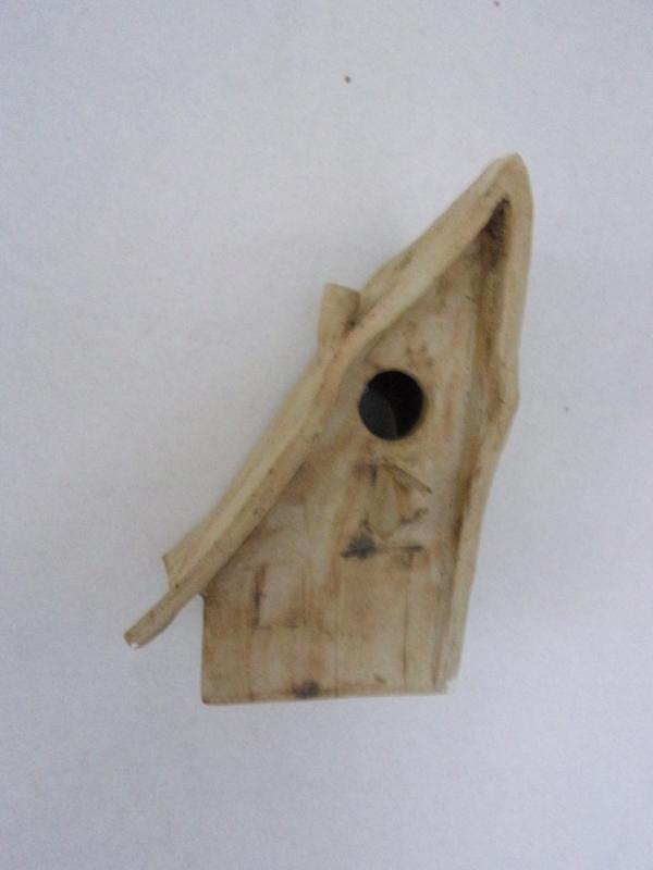 Vogelhuisje nr.3408. "Vierkant schuin dak" €.100.-