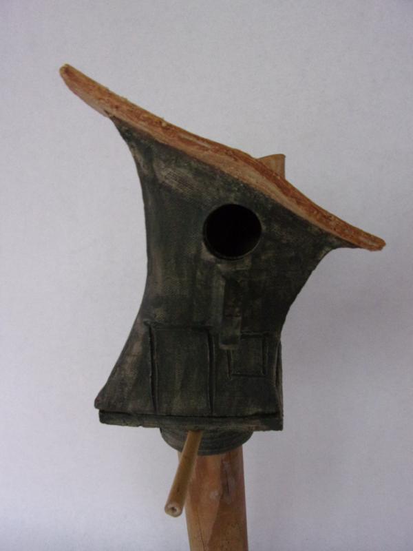 Vogelhuisje nr.3423. "Vierkant platdak" op paal €.110.-