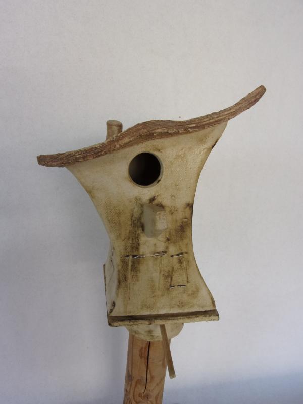 Vogelhuisje 3462 Vierkant platdak scheef op paal &euro;.110.-.JPG