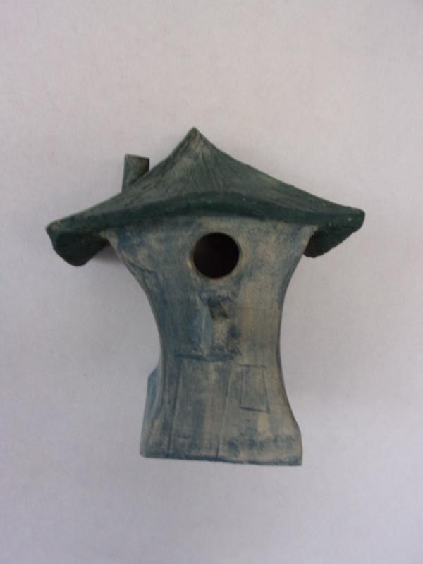 Vogelhuisje 3472 Vierkant laag spitsdak &euro;.100.-.JPG