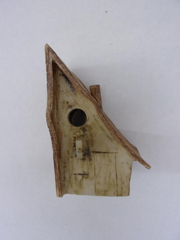 Vogelhuisje nr.3525. "Vierkant schuindak" €.100.-