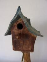 Vogelhuisje Nr.3202 "Vierkant puntdak" op paal €.100.-