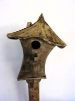 Vogelhuisje nr.3278. "Vierkant spitsdak" op paal €.100.-