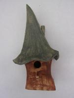 Vogelhuisje nr.3315. "Vierkant hoog spitsdak" €.105.-