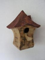 Vogelhuisje nr. 2805. "Vijfhoek spitsdak" &euro;.100.-