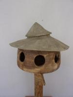 Voedertafel nr.T.589 "Rond ronddak met deksel" op paal &euro;.180.-