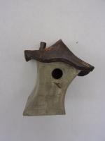 Vogelhuisje nr.3485. "Vierkant laag spitsdak" &euro;.100.-